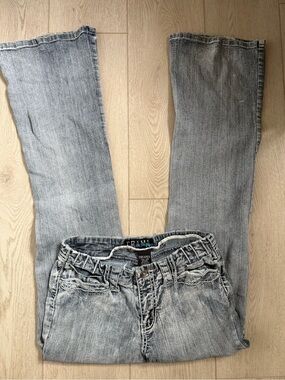 Low rise women’s jeans